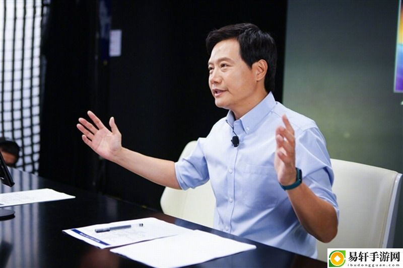 雷军：我倒霉的地方就是老跟苹果华为比
