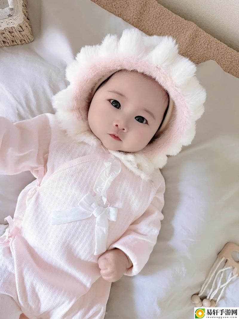 小奶娃灌溉记引发热议，网友：这才是童真与责任的完美结合！