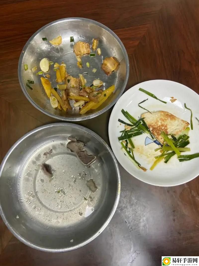 老公吃妻子吃剩的饭，爱的温度与生活的细腻