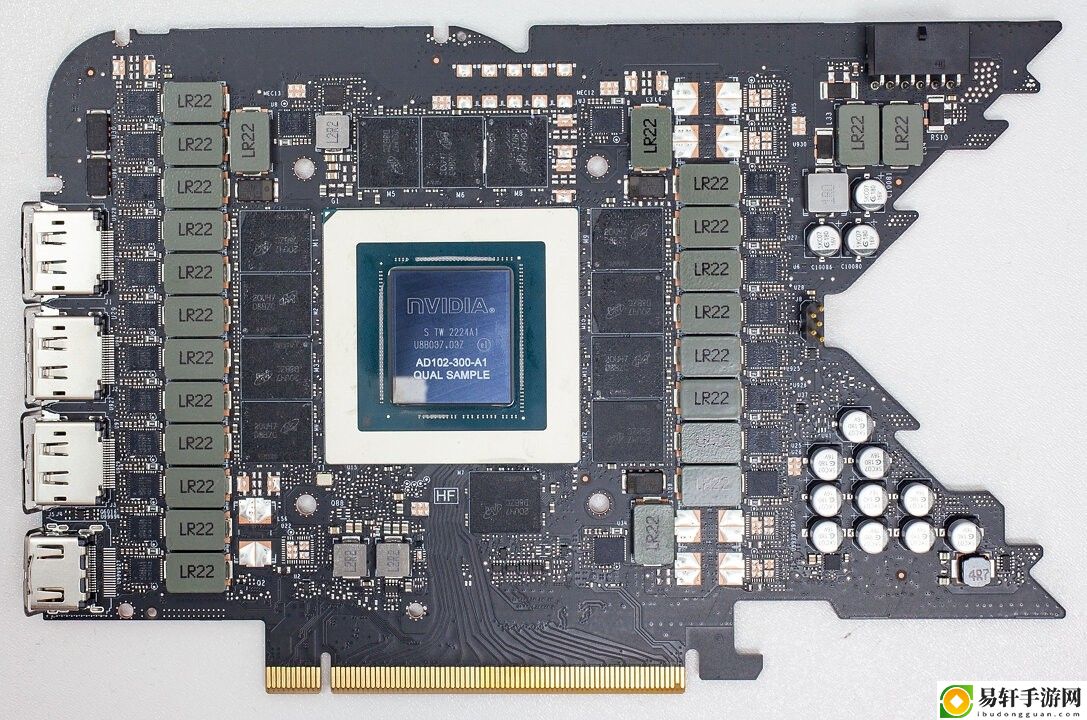 RTX5090太残暴！16颗GDDR7密密麻麻前所未有三层PCB