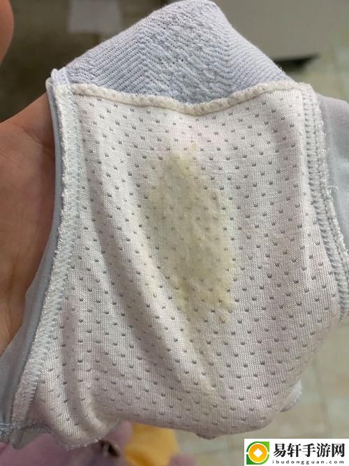 镜流口水流白色液体正常吗图片，网友表示：