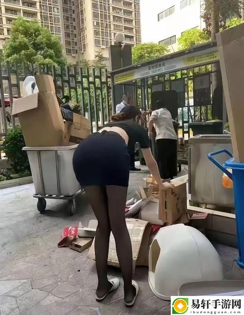 当快递员遇上家庭琐事：老婆被快递员干了一下午