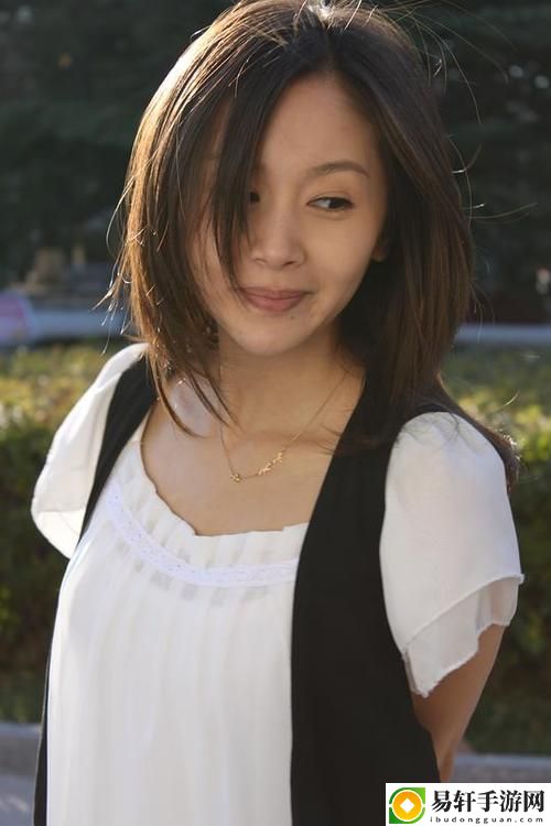 狂躁美女大BBBBBB秘书：揭开职场背后的真实面貌