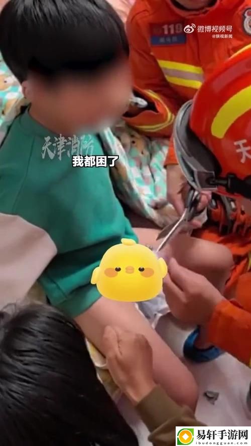 宝宝好会夹，受不了了稳居榜首，网友：太可爱了，根本不想停下来看！